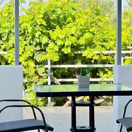 Modern With Garden, Near - El Greco No 3 Ferienhaus