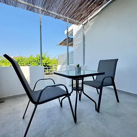 Modern With Garden, Near - El Greco No 3 * Tigaki
