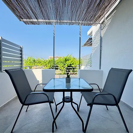 Modern In Tigaki, Near The Sea - No 3 Semesterbostad
